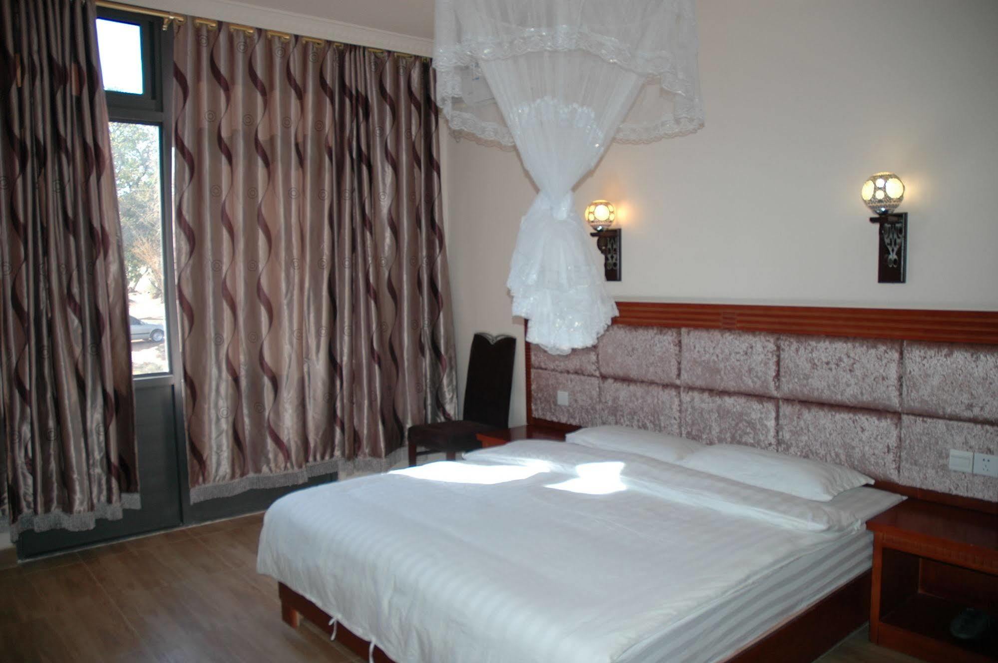 Golden Chopsticks Hotel Λίβινγκστον Εξωτερικό φωτογραφία