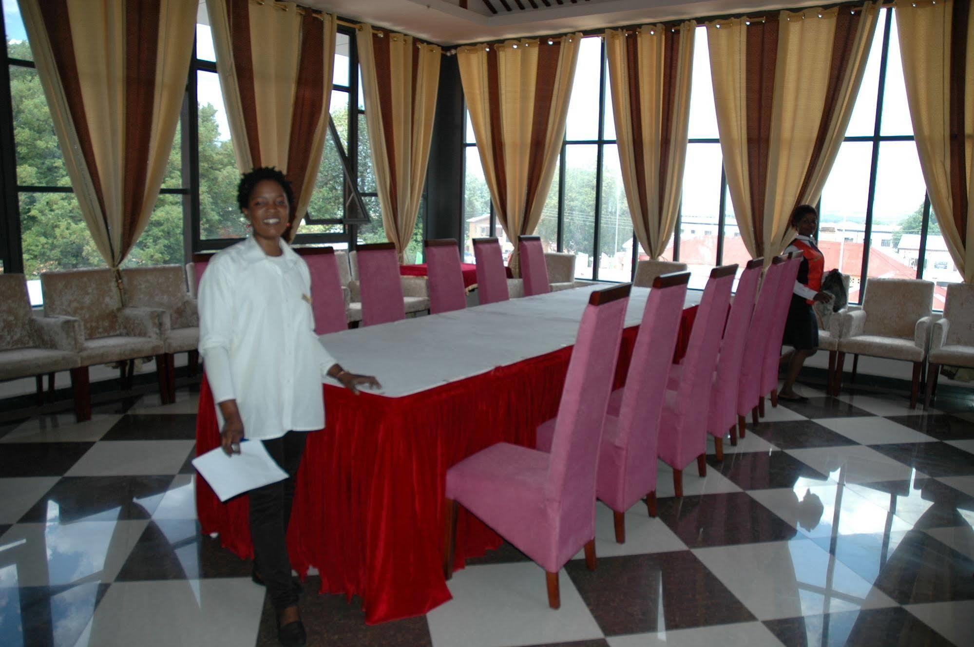 Golden Chopsticks Hotel Λίβινγκστον Εξωτερικό φωτογραφία